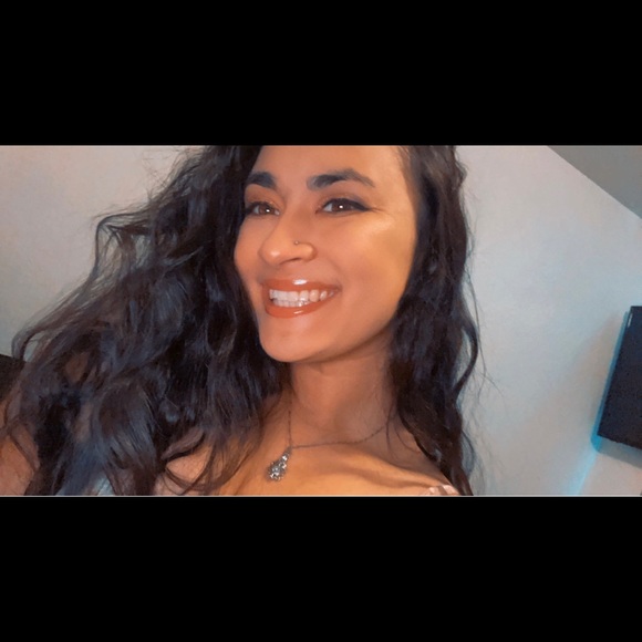 Meet your Posher, ๐ท๐๐ - Picture 1 of 1